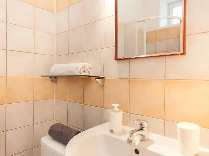 Charming In The Center Apartment