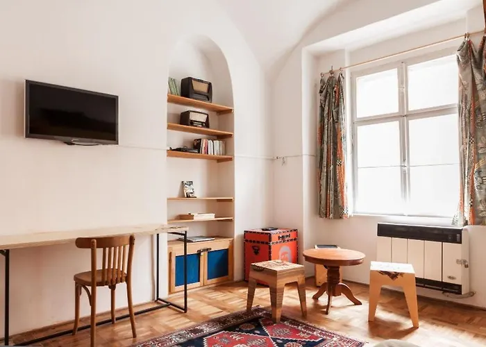 Charming In The Center *