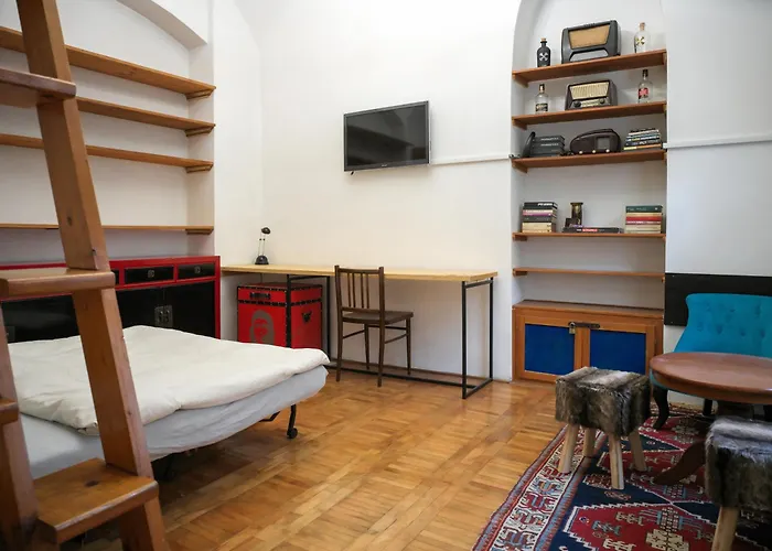 Charming In The Center Apartment